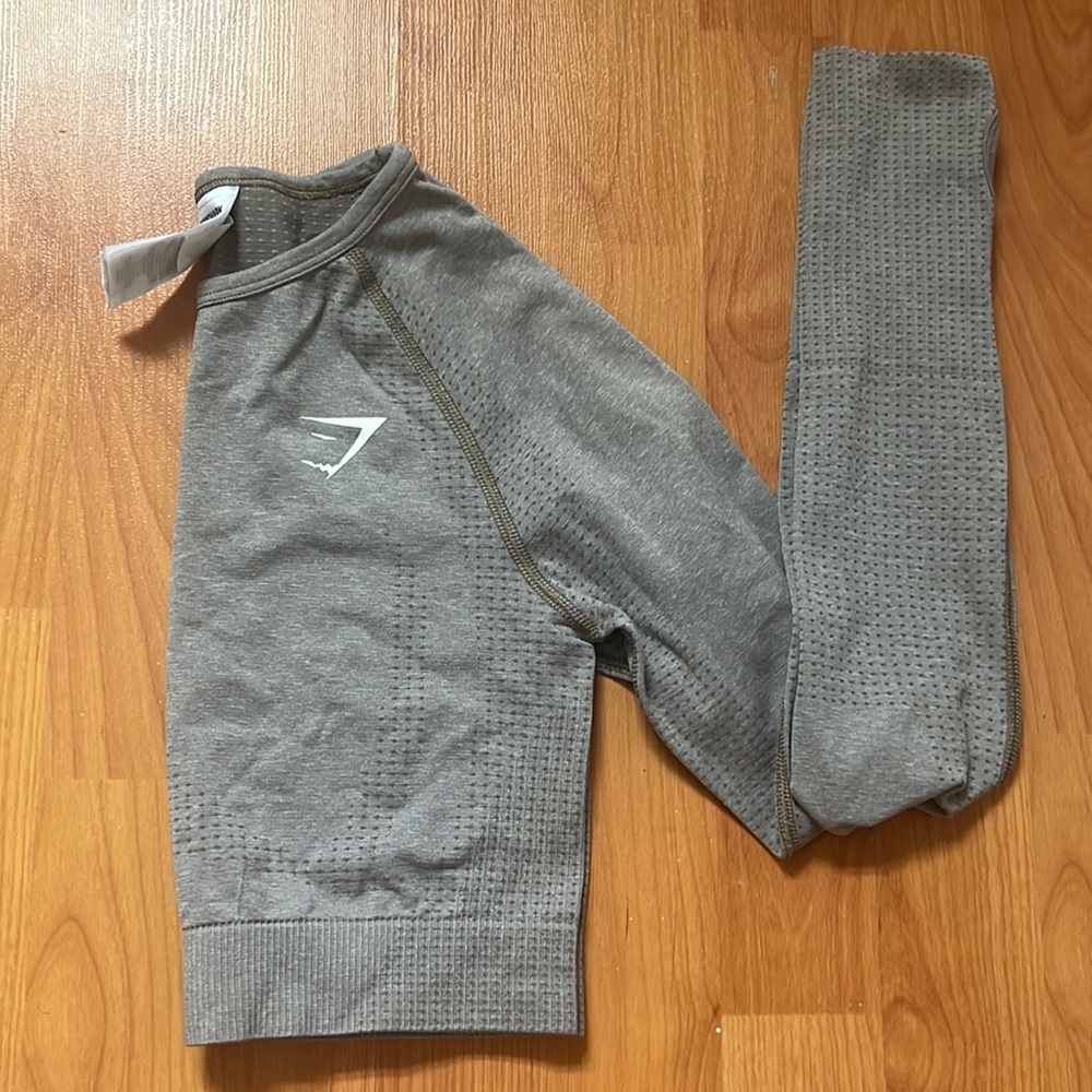 Gymshark Vital 2.0 Cropped long sleeve. Size small.